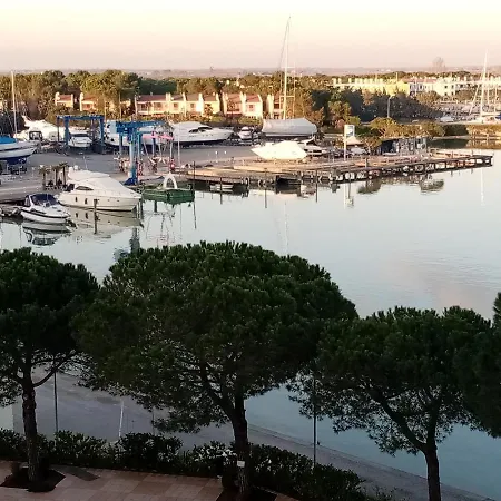 Karina Apartmán Aprilia Marittima
